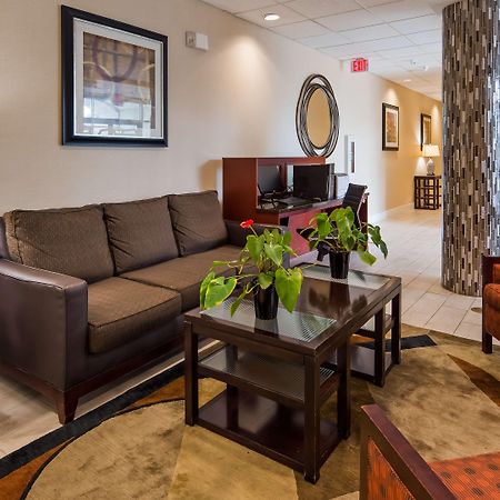 Best Western Airport Inn & Suites Cleveland Brook Park Екстер'єр фото