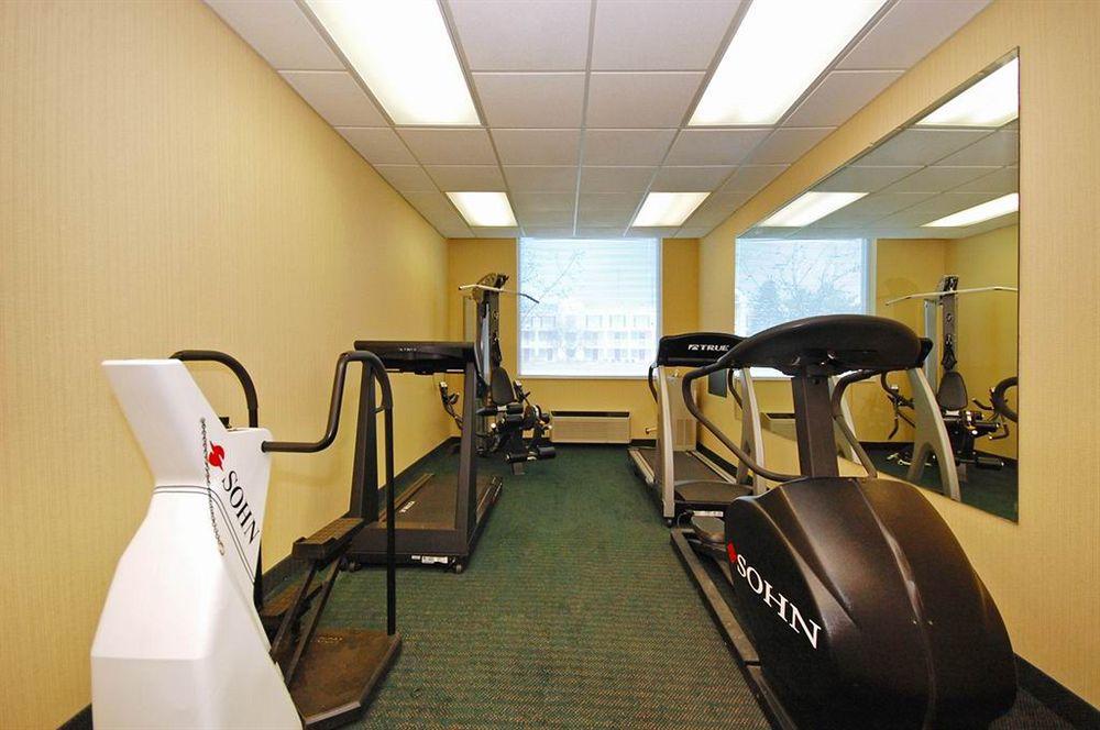 Best Western Airport Inn & Suites Cleveland Brook Park Екстер'єр фото