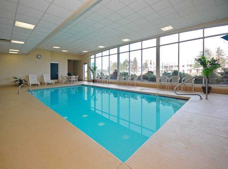 Best Western Airport Inn & Suites Cleveland Brook Park Зручності фото