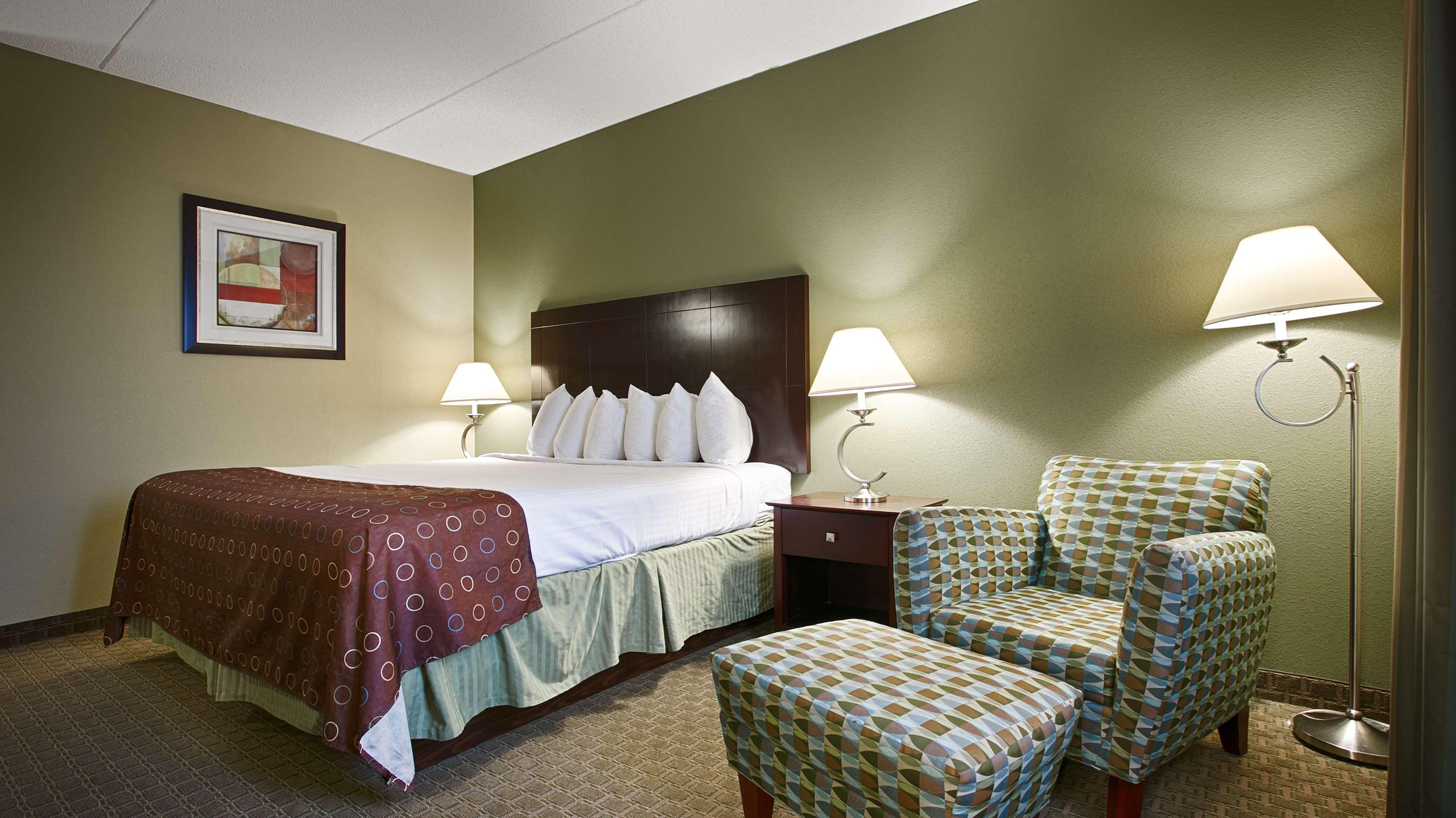 Best Western Airport Inn & Suites Cleveland Brook Park Екстер'єр фото