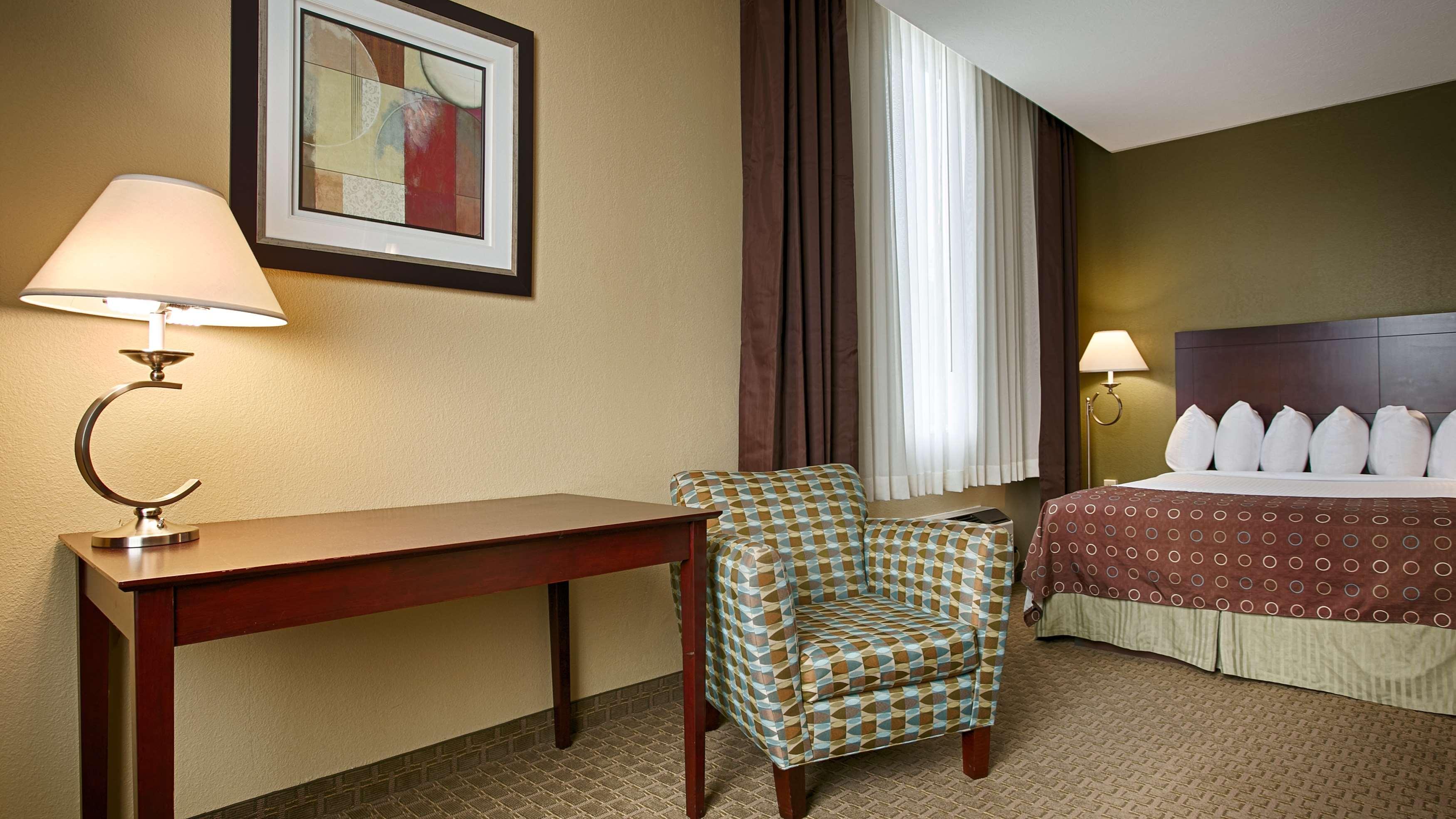 Best Western Airport Inn & Suites Cleveland Brook Park Екстер'єр фото