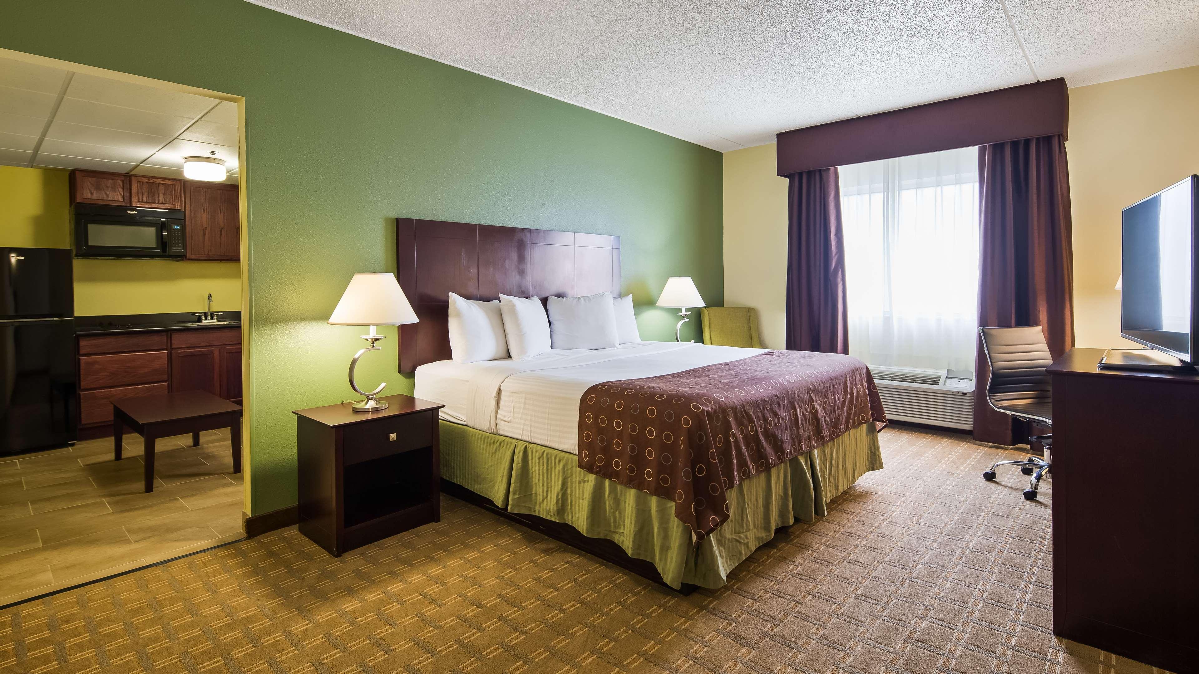 Best Western Airport Inn & Suites Cleveland Brook Park Екстер'єр фото