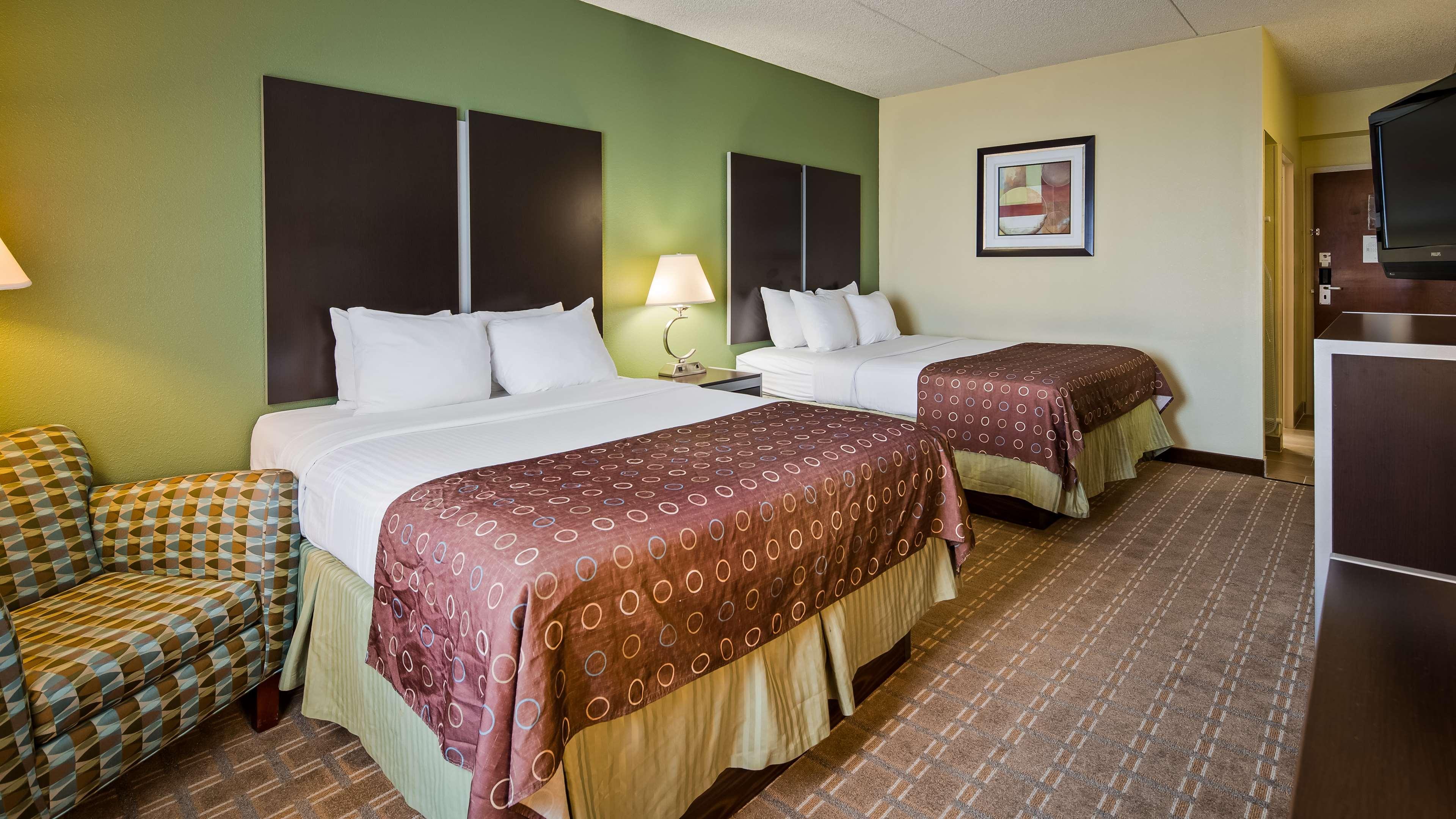 Best Western Airport Inn & Suites Cleveland Brook Park Екстер'єр фото