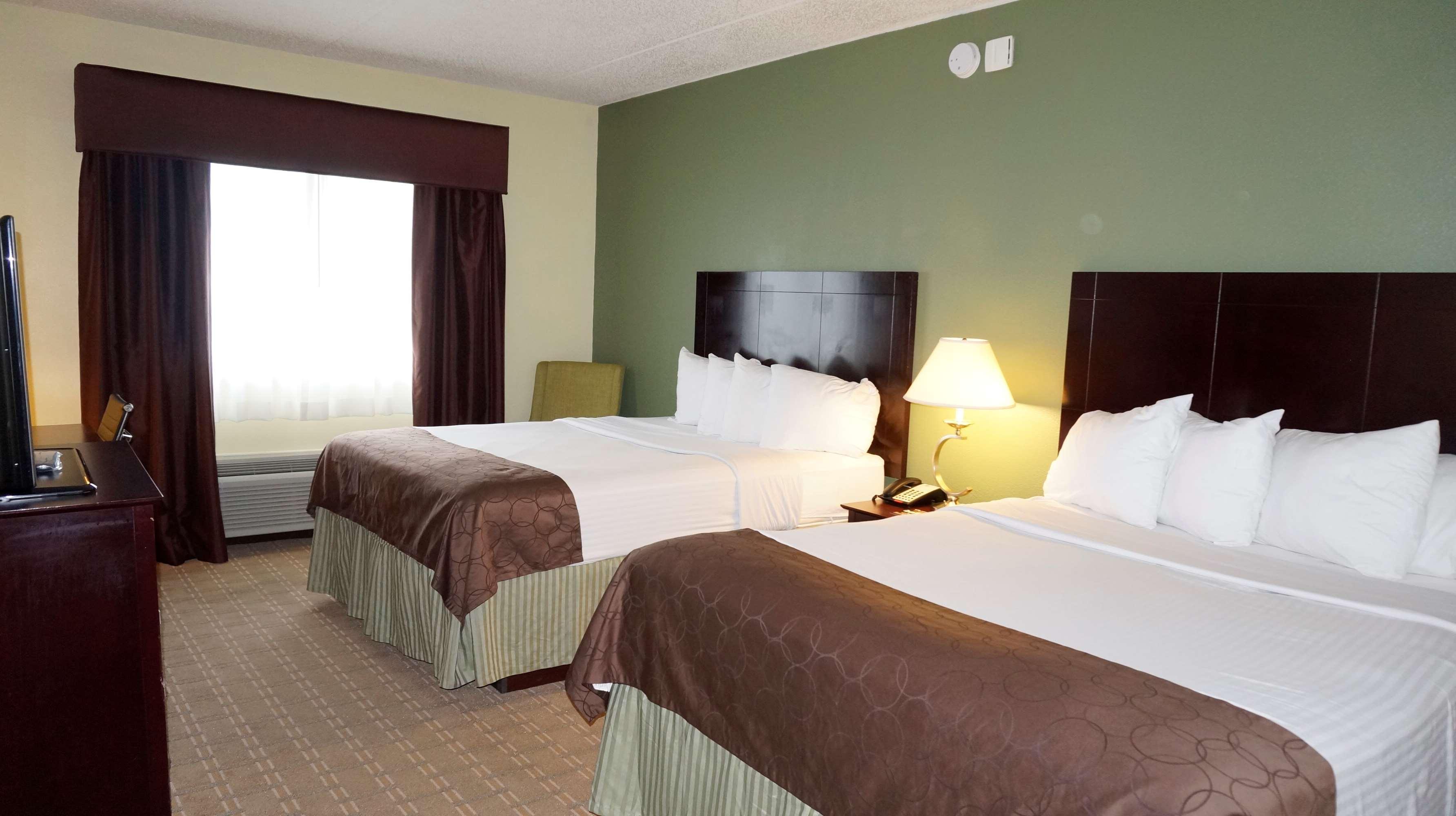 Best Western Airport Inn & Suites Cleveland Brook Park Екстер'єр фото