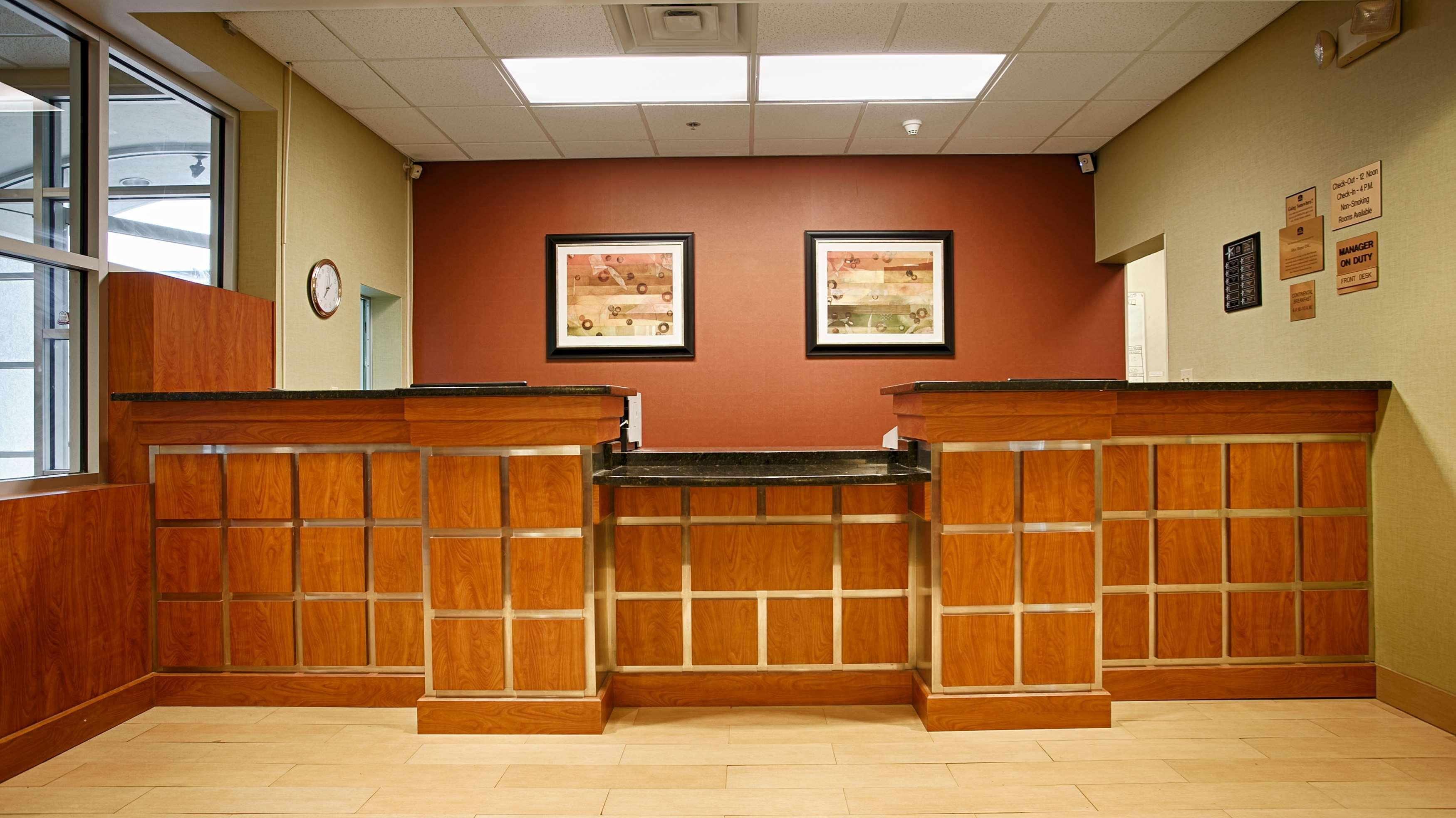 Best Western Airport Inn & Suites Cleveland Brook Park Екстер'єр фото