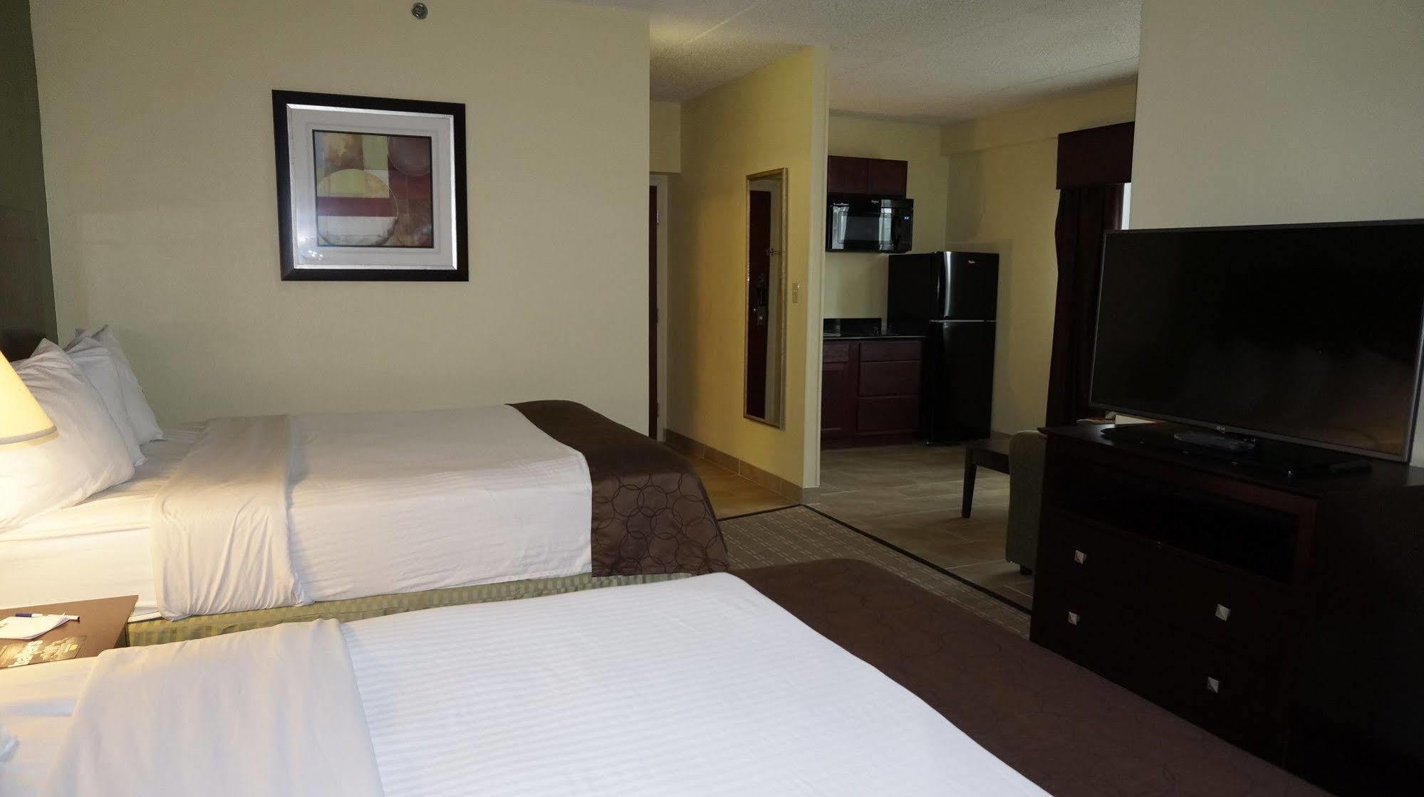 Best Western Airport Inn & Suites Cleveland Brook Park Екстер'єр фото