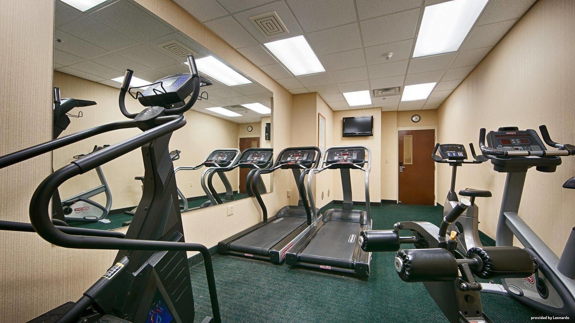 Best Western Airport Inn & Suites Cleveland Brook Park Екстер'єр фото