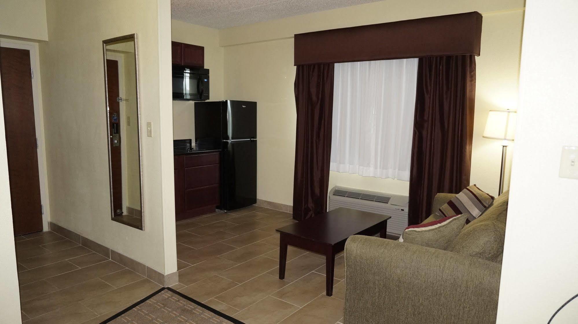 Best Western Airport Inn & Suites Cleveland Brook Park Екстер'єр фото