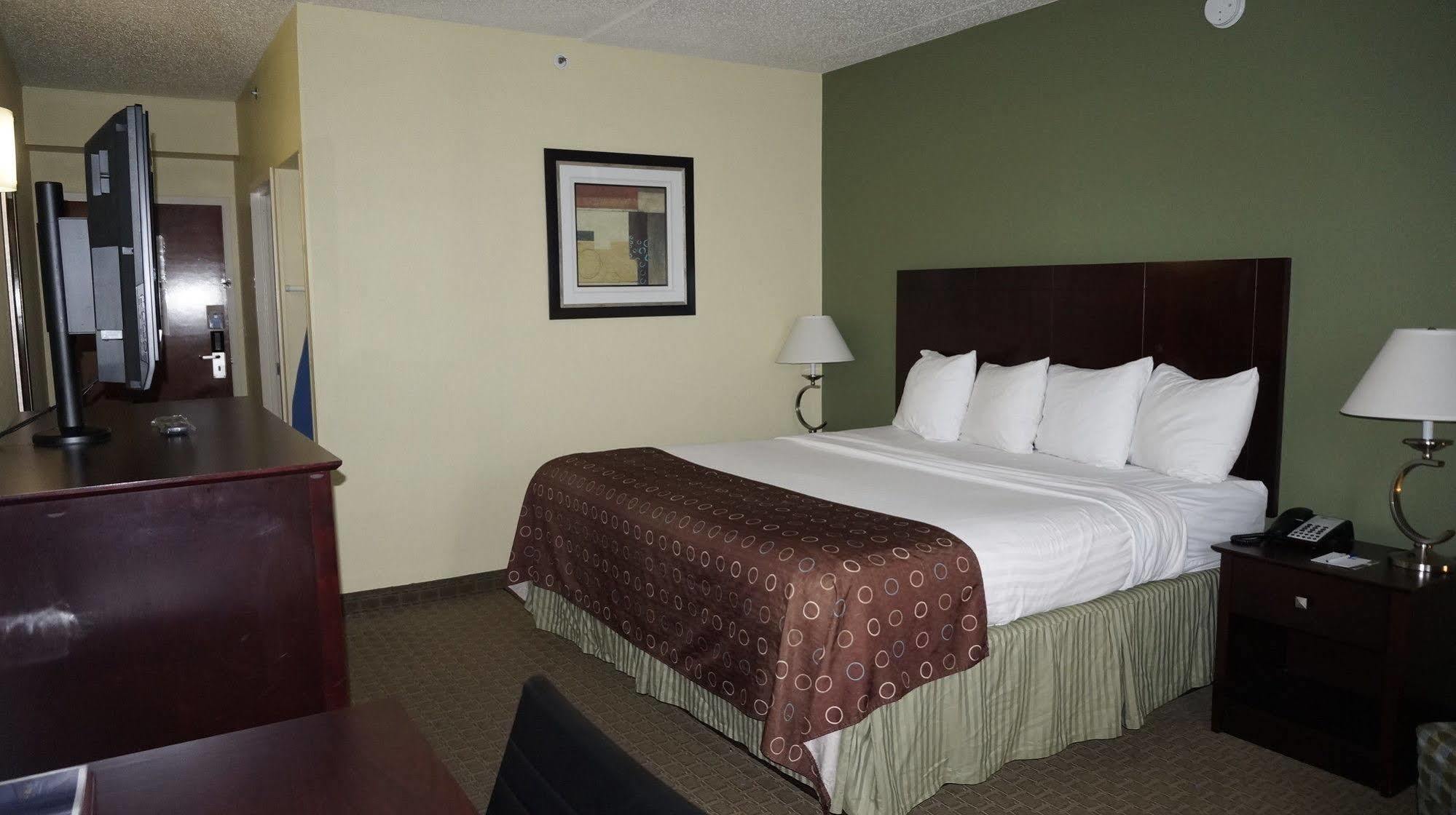 Best Western Airport Inn & Suites Cleveland Brook Park Екстер'єр фото