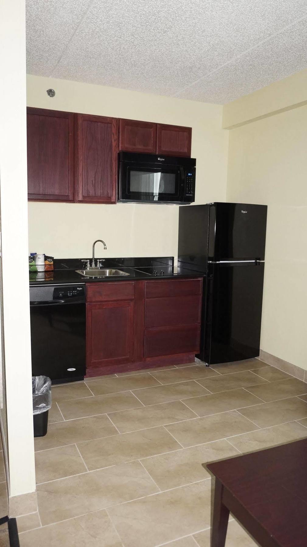 Best Western Airport Inn & Suites Cleveland Brook Park Екстер'єр фото