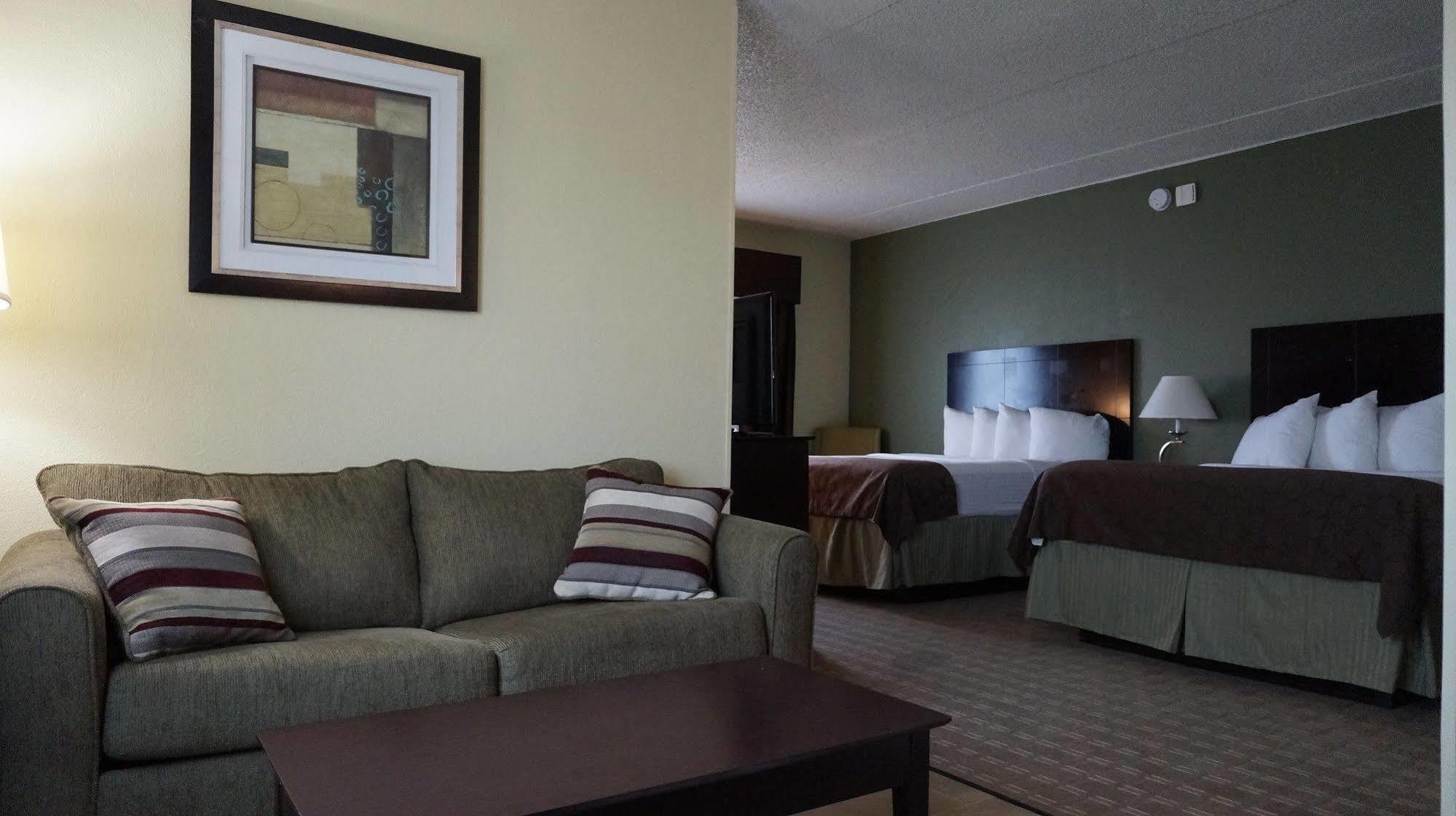 Best Western Airport Inn & Suites Cleveland Brook Park Екстер'єр фото